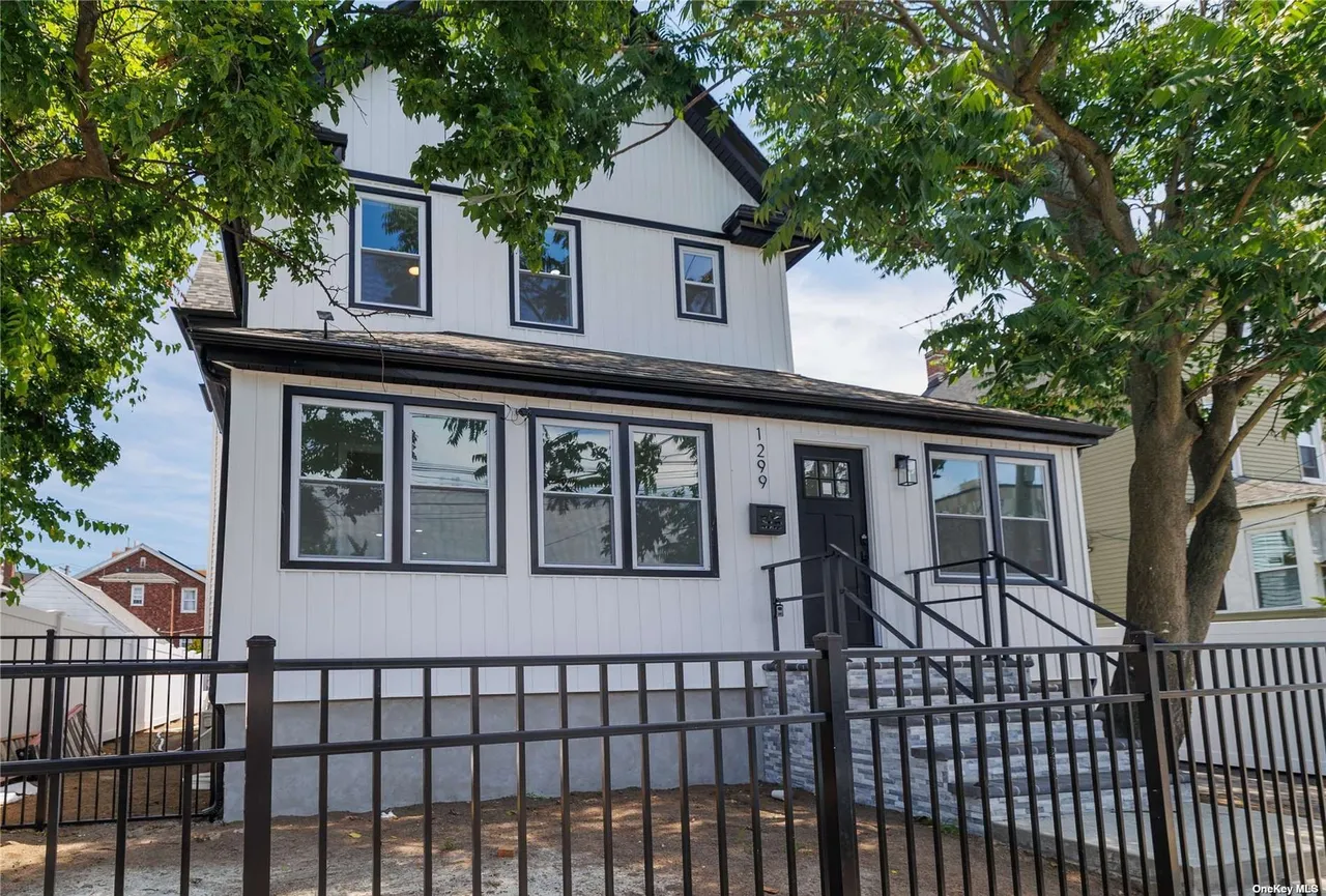 Stunning Fully Renovated Platinum Condition Single-family Home