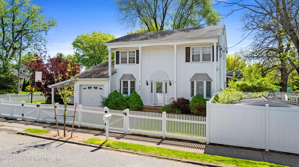 Crown Avenue Beautiful Single Family House