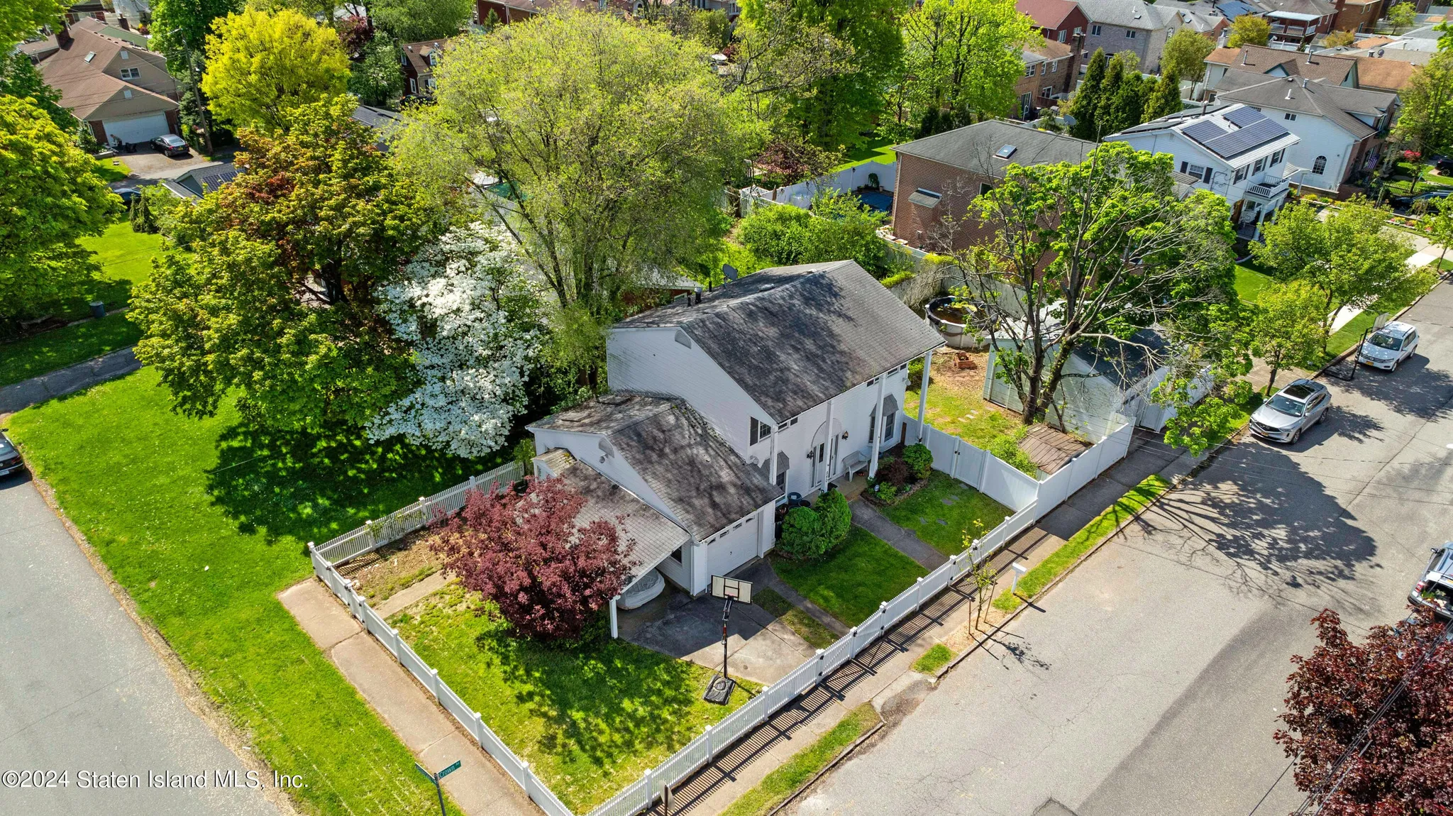 Crown Avenue Beautiful Single Family House