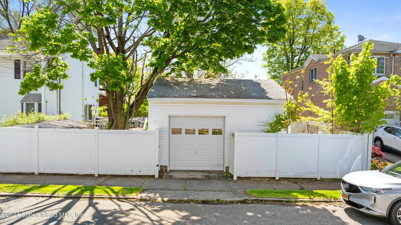 Crown Avenue Beautiful Single Family House